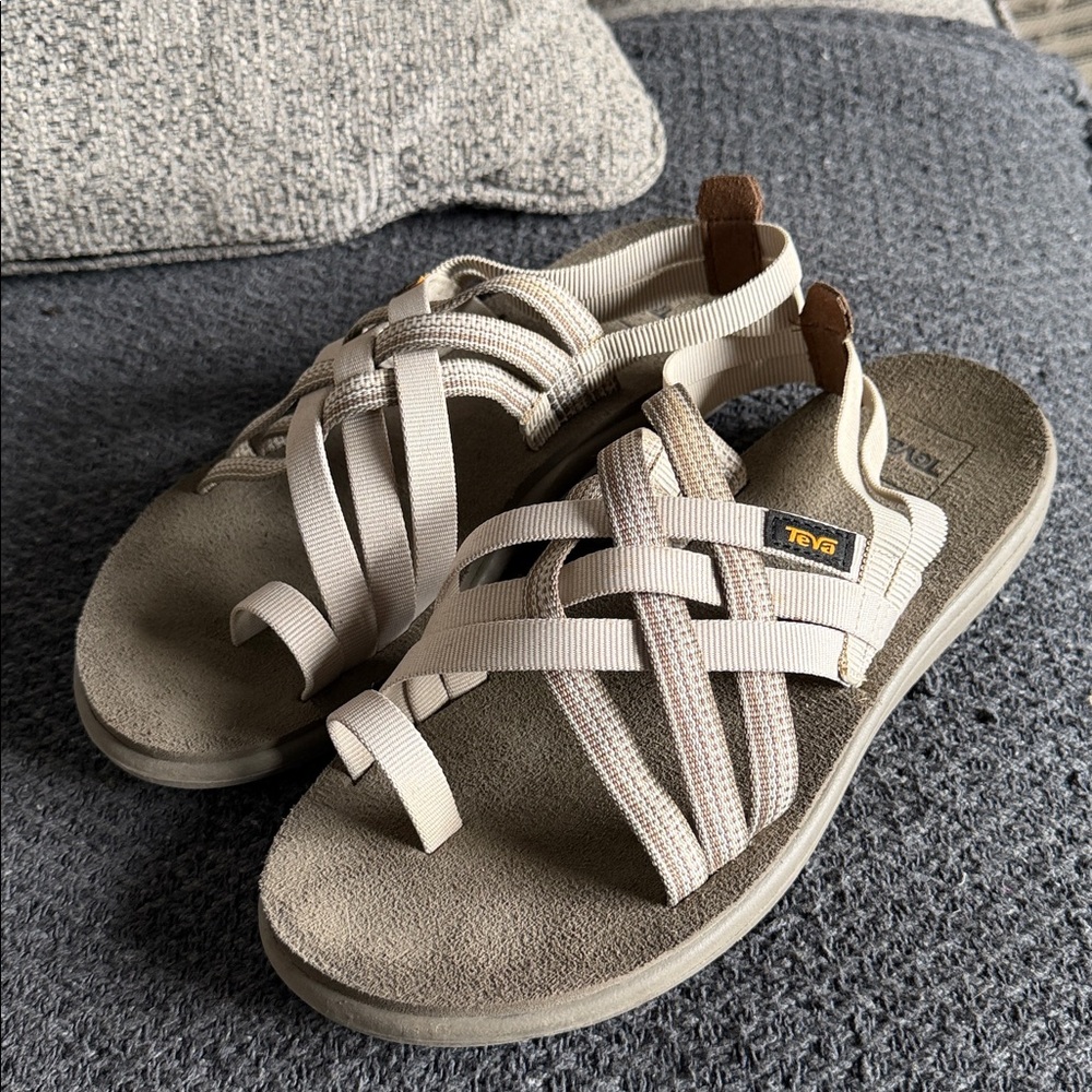 TEVA VOYA STRAPPY SANDALS SZ 9